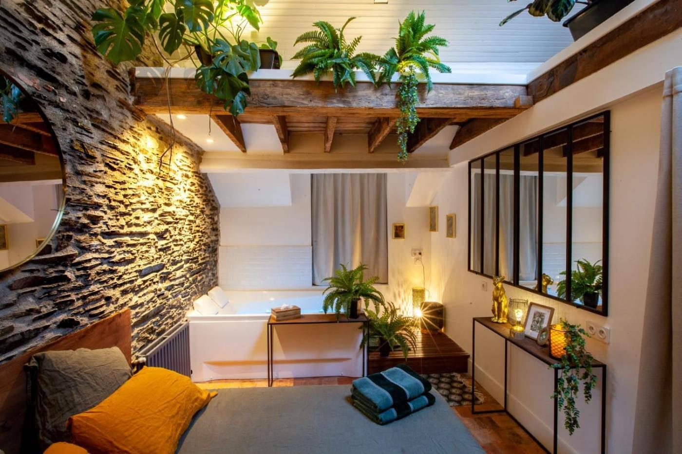 Love Room Boheme Les Petits Plaisirs Angers Exteriör bild