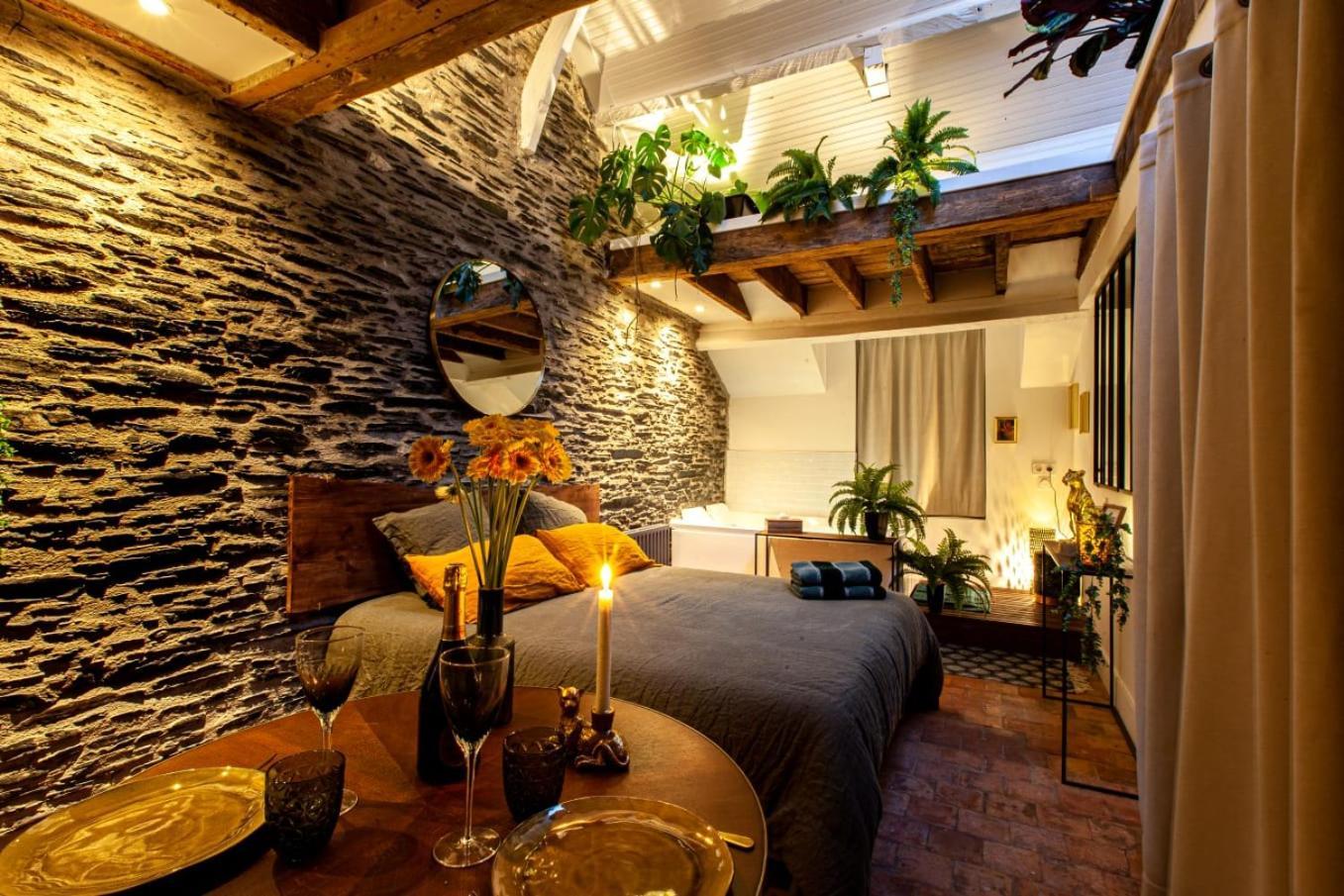Love Room Boheme Les Petits Plaisirs Angers Exteriör bild